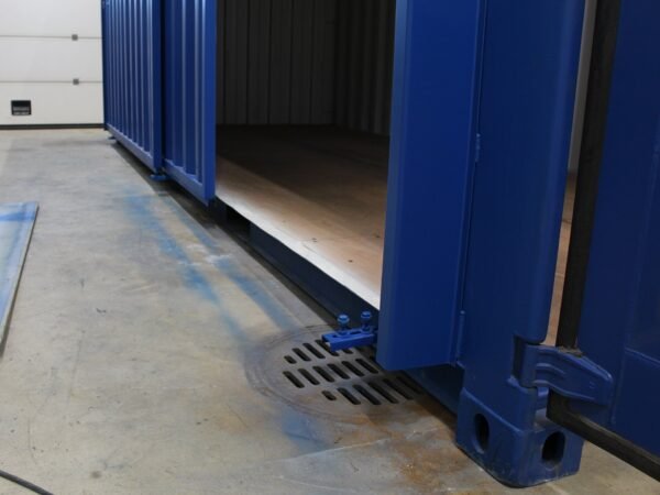 20ft Hi Cube Container (9′ 6″ high) suitable for IBC storage Sliding Door